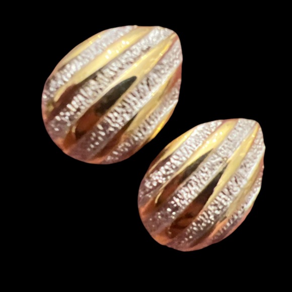 Vintage Fernando Originals Gold Tone Textured Almond Shape Clip On Earrings - Picture 2 of 4